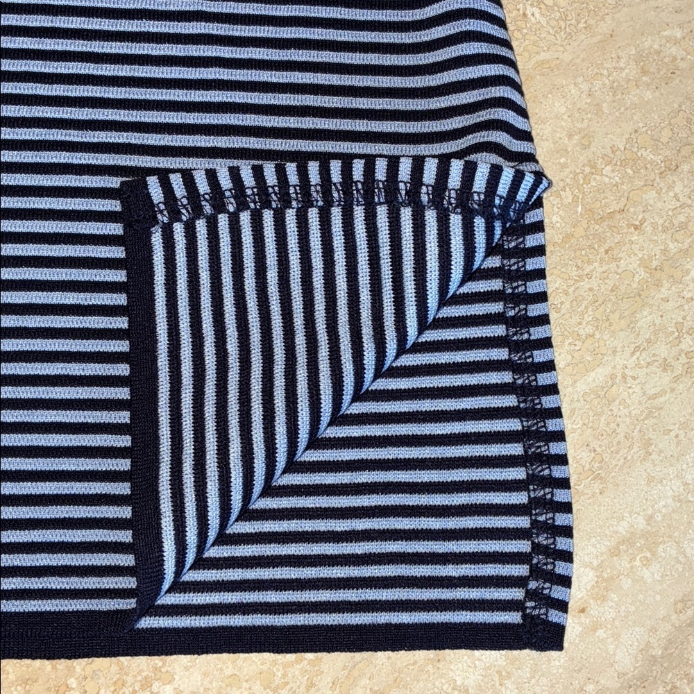 Misook striped knit tank, Women's XL Blue & White, split sides. EUC - Picture 7 of 15